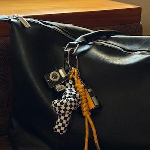 Handgefertigter Kamerataschenanhänger, Retro-Kamera-Schlüsselanhänger mit Blitzlicht, Geschenk für Fotografen