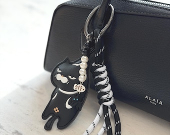 Charm de sac en cuir fait main chat noir, joli porte-clés chat avec breloque perle et poisson, accessoire porte-clés en perles