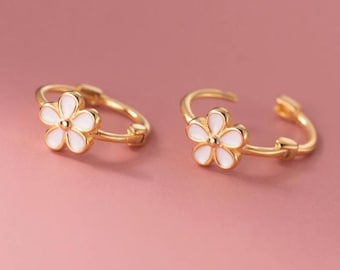 Daisy Huggie Hoops, Sterling Silver Dainty Dangle Daisy Earrings, Flower Hoop Earrings, Daisy Hoop Earrings, Gift For Her, Daisy Earrings