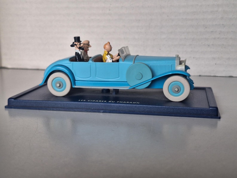 En bil från albumet: Tintin och faraos cigarrer bild 1