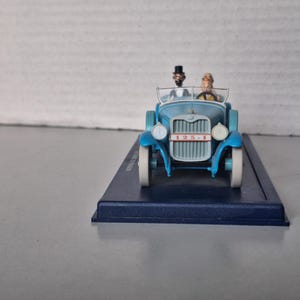 En bil från albumet: Tintin och faraos cigarrer bild 2