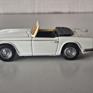1965 Triumph TR4A-IRS from Dinky