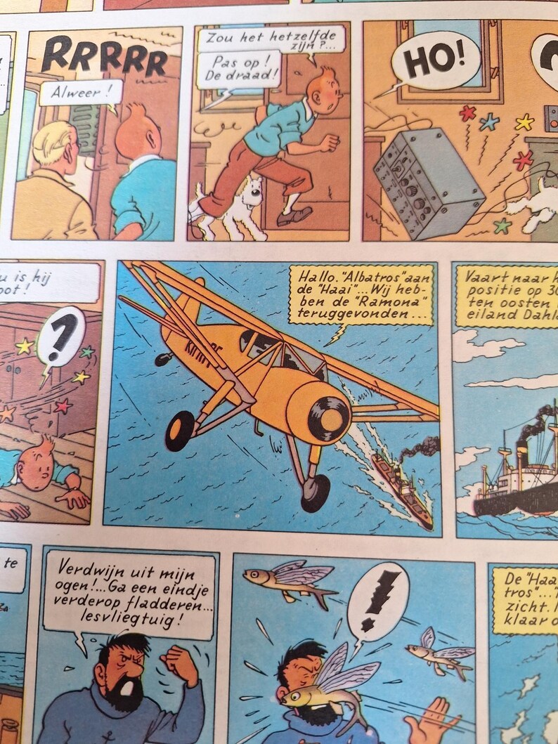An airplane from a Tintin album image 8
