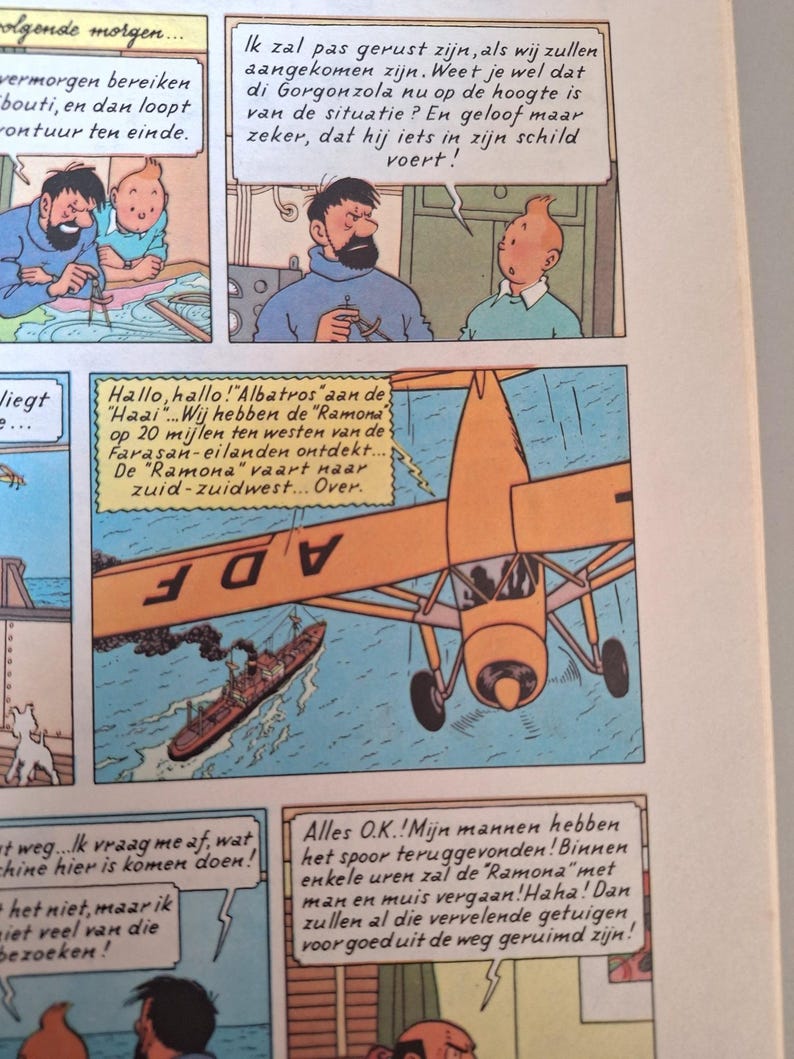 An airplane from a Tintin album image 7