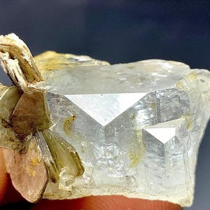 75Cts Beautiful Top Quality Aquamarine Crystal With Micc From Skardu Pakistan