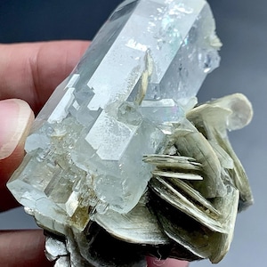 258 Cts Beautiful Top Quality Full Terminated Aquamarine Crystal  Bunch With Micca From Skardu Pakistan