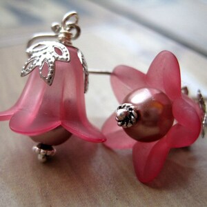 Sangria Pink Lucite Flower Earrings, Mauve Pearl and Bellflower Earrings, Trumpet Floral Earrings, Sangria Lilies and Pearl Beads image 5