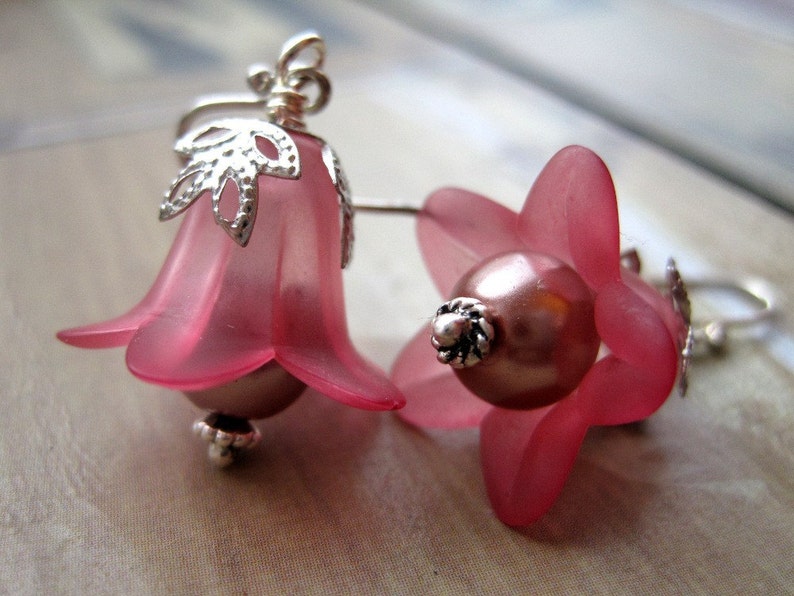 Sangria Pink Lucite Flower Earrings, Mauve Pearl and Bellflower Earrings, Trumpet Floral Earrings, Sangria Lilies and Pearl Beads image 5