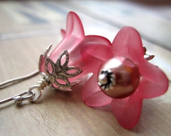 Sangria Pink Lucite Flower Earrings, Mauve Pearl and Bellflower Earrings, Trumpet Floral Earrings, Sangria Lilies and Pearl Beads