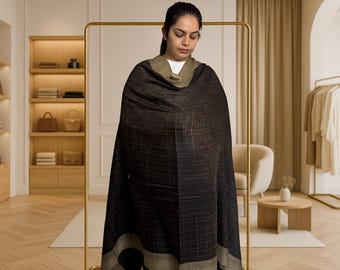 Scialle in pashmina nero e oro: elegante coprispalle da sposa a quadri