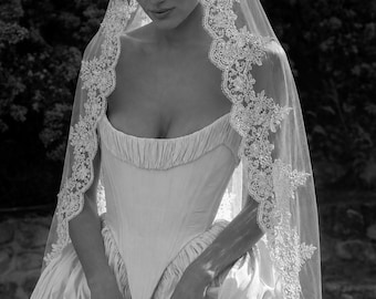 Velo da sposa a mantiglia, pizzo con ciglia smerlate, velo da sposa a cattedrale, velo in pizzo Chantilly per la sposa, velo in tulle morbido, velo con bordo in pizzo floreale