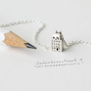 KUNST / ART - Tiny Amsterdam House Necklace, miniature Rembrandthuis, silver, gift for artist, painter, Dutch Renaissance, Rembrandt