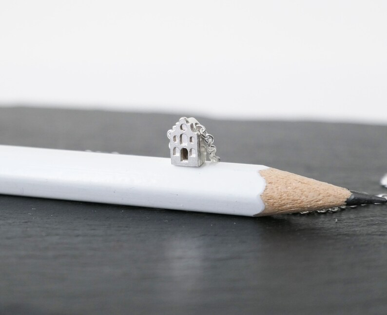 RUSTIG / TRANQUIL Tiny Amsterdam House Necklace, miniature house, silver, huis, architect, dutch, home sweet home, housewarming image 2