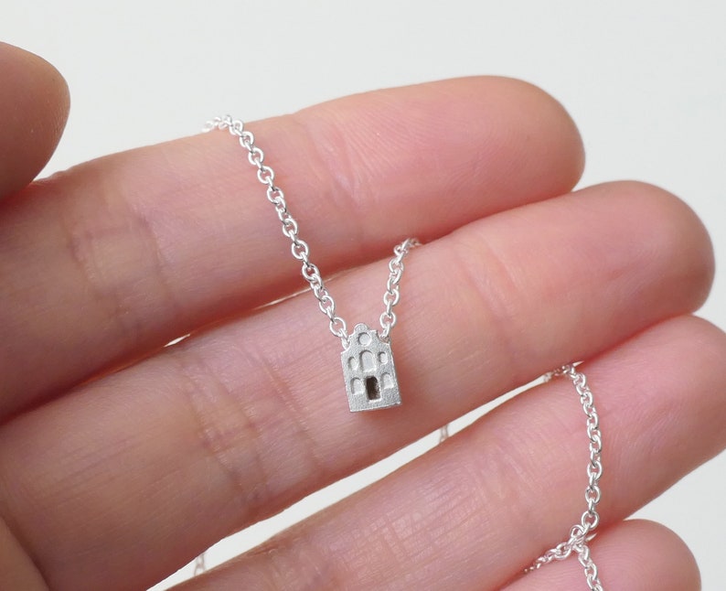 RUSTIG / TRANQUIL Tiny Amsterdam House Necklace, miniature house, silver, huis, architect, dutch, home sweet home, housewarming image 6