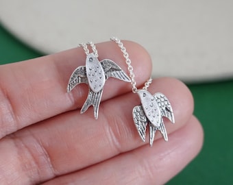 Schwalben-Anhänger aus Sterlingsilber: Schwalben-Anhänger mit Gravur