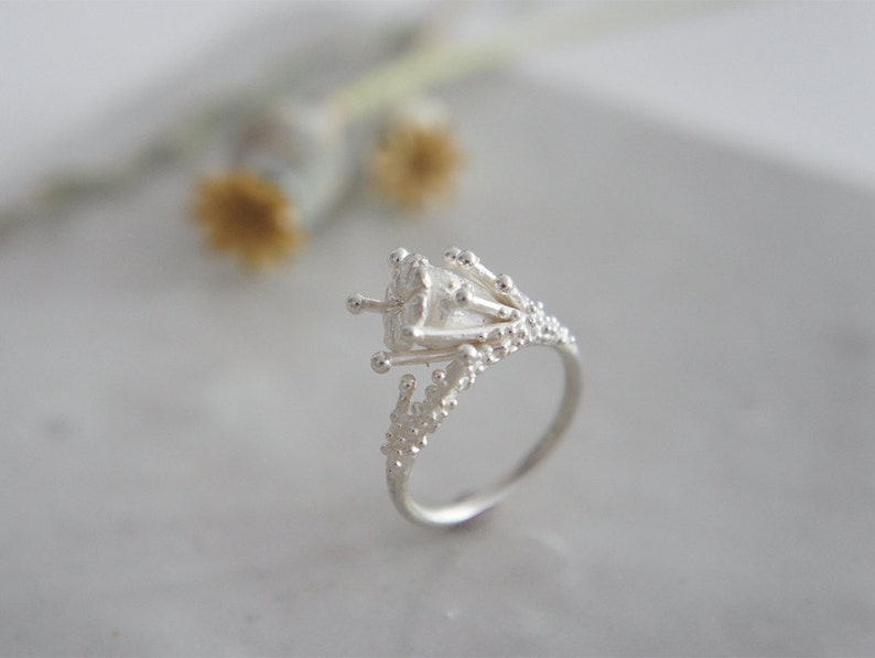 Poppy Seedpod Ring silver ring / AMARANTA Collection image 4