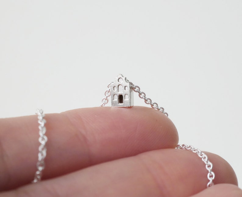 RUSTIG / TRANQUIL Tiny Amsterdam House Necklace, miniature house, silver, huis, architect, dutch, home sweet home, housewarming image 5