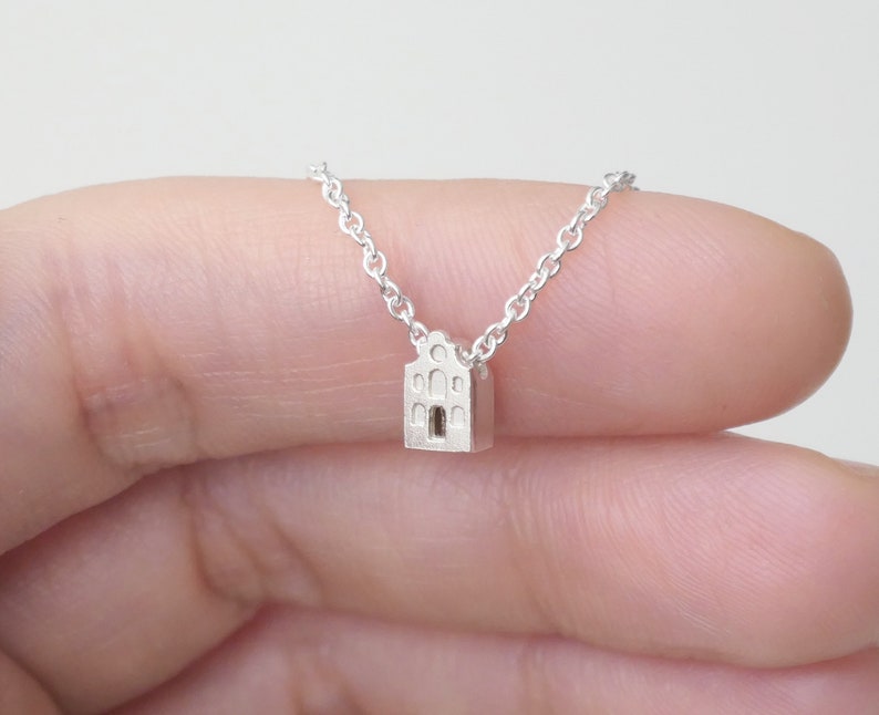 RUSTIG / TRANQUIL Tiny Amsterdam House Necklace, miniature house, silver, huis, architect, dutch, home sweet home, housewarming image 1