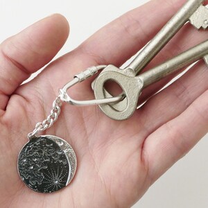 UNDER THIS MOON / Keychain Customised lunar phase keychain of your special night in silver 925, realistic moon, supermoon, birth moon image 8