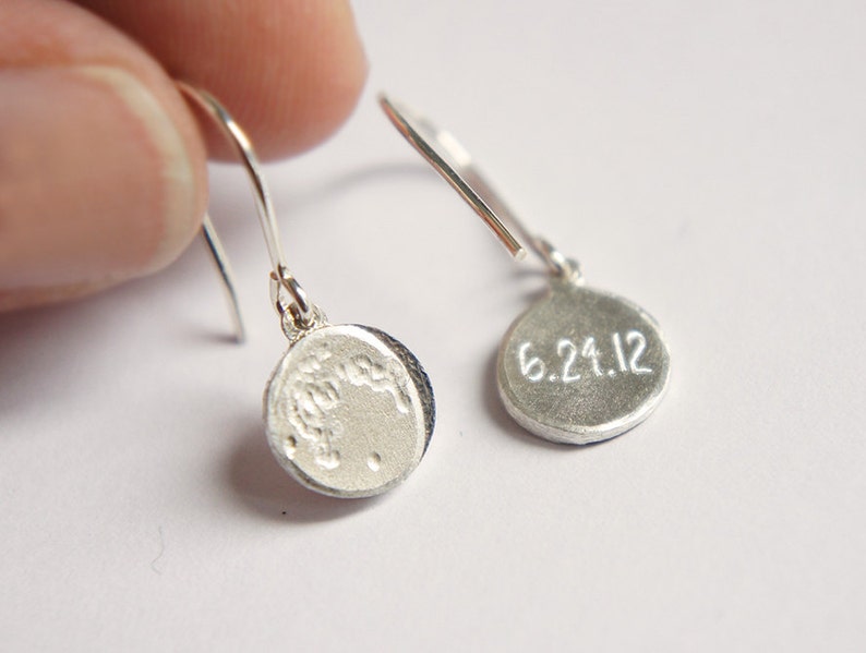 UNDER THIS MOON / Earrings Personalized moon phase earrings of your special date in silver, delicate moon earrings, new mom custom gift image 7