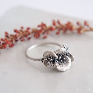 Papaver petals silver ring / AMARANTA Collection