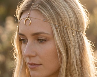 Bohemian Wedding Chain Headpiece with Labradorite Crystals - Festival Lunula Pendant Forehead Jewelry