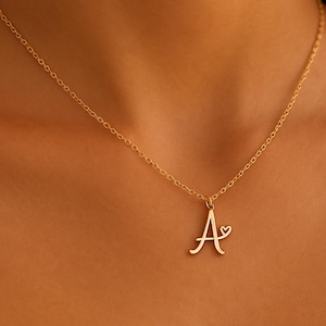 Collar con inicial de corazón, collar con letra personalizada, joyería de oro de 14k, regalo de joyería, regalo de San Valentín, regalo para esposa o novia.