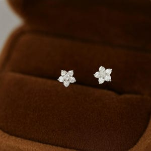14K vergulde sterlingzilveren steroorbellen, bloemoorbellen, kraakbeenoorbel, minimalistische bruiloft- en mode-sieraden, cadeau voor haar