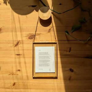 Poesia artistica "Londra". Edizione limitata, firmata e numerata dall'autore. Cornice shabby chic in ottone e vetro. Regalo unico!