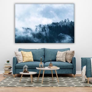 Stampa su tela "Misty Forest", "Pineti nebbiosi", "Paesaggio blu scuro", "Natura", "Decorazione scandinava boho, calma, malinconica, boscosa, regalo estetico