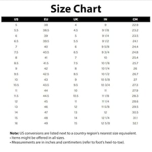 Pode incluir: Uma tabela de tamanhos em preto e branco intitulada Size Chart, com colunas para US, EU, UK, IN e CM. Lista convers&otilde;es de tamanhos de cal&ccedil;ado de 5 a 16 US, com as medidas correspondentes em polegadas e cent&iacute;metros para o comprimento do p&eacute;.