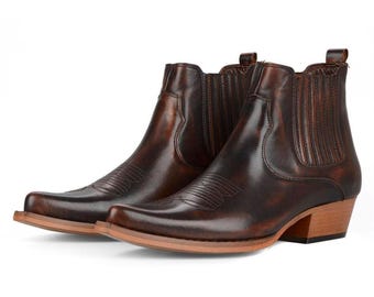 Stivali da cowboy in pelle ricamati a mano, stile western, regalo di nozze per il marito.
