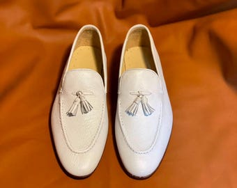 Op maat gemaakte witte leren loafers met kwastjes – casual trouwschoenen heren