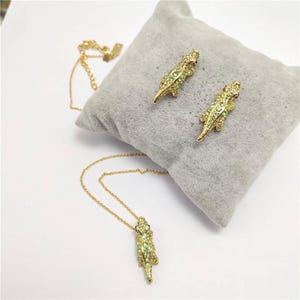Kate Spade Schmuckset in grünem Krokodilleder | Halskette, Armband & Ohrringe