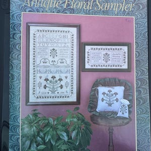 Sampler bloemen van Mill Hill: kruissteekpatroon en stof