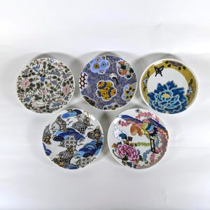 Kutani Ware Small Plate Japanese Porcelain Dish with Artist Design Kutani Ceramic Tableware Made in Japan Gift