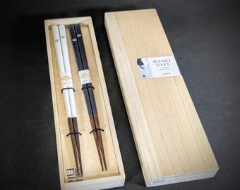 2 sets of Cat paw print natural wood chopsticks gift set for couples cat lovers