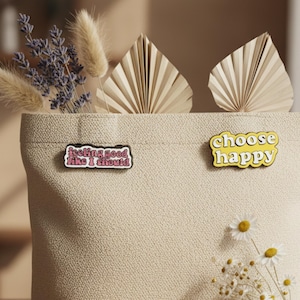 Conjunto de Pins de Esmalte com Frase Positiva, "Sentindo-me Bem, Como Se Eu Devesse Escolher", Design Feliz, Broche com Fonte Retrô, Pin de Lapela para Mochila, Presente para Amor Próprio