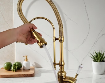 Gold Brass Pull Out Kitchen Faucet – Vintage Style Swivel Tap with Spray – Solid Brass Sink Mixer