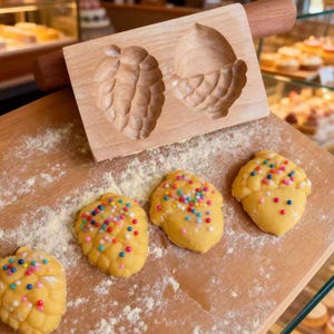 Pine Cone & Acorn Wooden Cookie Mold: Embossed Shortbread Stamp