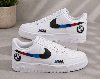 BMW inspirierte AF1 Schuhe, Auto-Liebhaber-Turnschuhe, Motorsport-Stil Air Kraft 1, kundenspezifische weiße Turnschuhe, Geschenk für ihn, Streetwear Schuhe