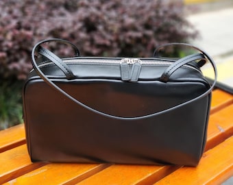 Bolso Hobo de Cuero Minimalista: Bolso de Diseño de un Solo Hombro