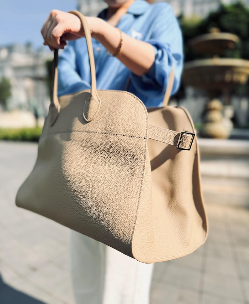 Bolso clásico de piel granulada para el día a día, elegante y duradero. imagen 19