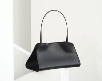 Bolso de mano de cuero hecho a mano: Bandolera minimalista hecha a mano / EN STOCK