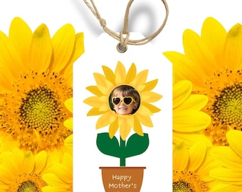 Etiqueta de regalo personalizada con girasoles para el Día de la Madre: plantilla editable de Canva. Agrega la foto de tu hijo/a, descarga instantánea e imprimible.