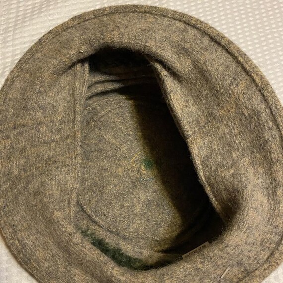 Scala NWT Grey Wool Felt Cloche Hat with Green Ac… - image 5