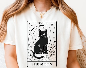 Camiseta Gato Preto com Tarô da Lua, Camiseta Gato Celestial com Bruxa Comfort Colors®, Camiseta com Cartas de Tarô Vintage, Presente para Mãe de Gato, Camiseta Assustadora para Amantes de Gatos