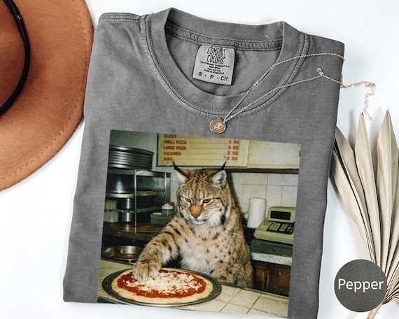 Lynx Making Pizza Vintage Photo Shirt, Bobcat Tee, Wild Cat Meme Shirt,Funny Big Cats Shirt, Gag Gift Shirt, Comfort Colors Lynx T-Shirt