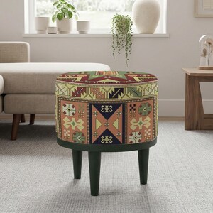 Arredamento chic per la casa, elementi essenziali per l'arredamento della casa, panca per l'ingresso, seduta morbida, sedute boho per la casa, seduta con motivi, mobili culturali