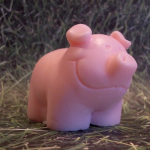 Pig Soap ONE Pig Shaped Soap Farm Animal Soap Smiling Pig Gift for Him Gift for Her Party Favor Pig Soap Gift for Farmer image 2